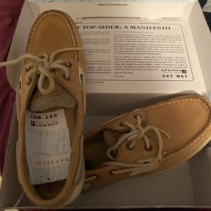 New with tags sperry size 8